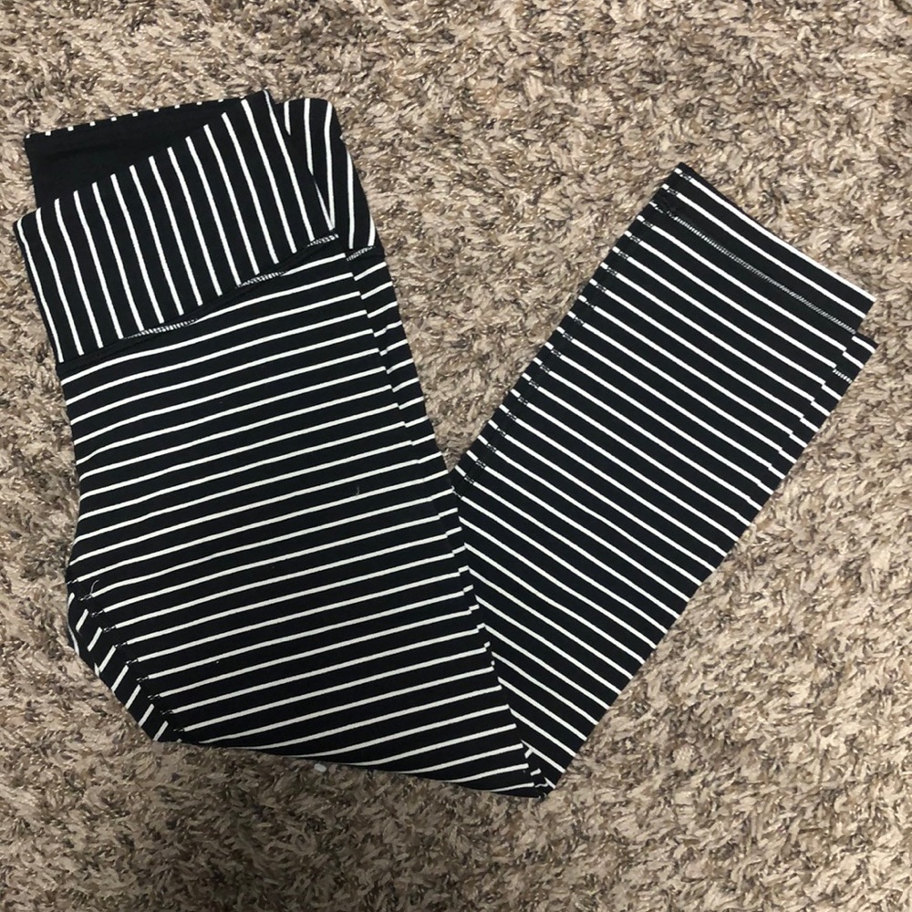 Lululemon leggings size 4